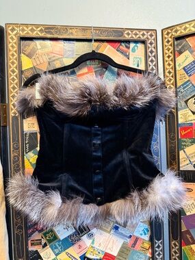 Black-Fur Trim Velvet Corset